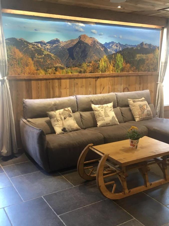 Chalet Hubert Apartment Morzine Bagian luar foto